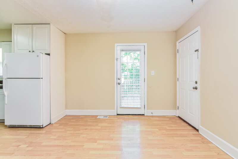 2,200/Mo, 2843 Creekwood Dr Snellville, GA 30078 Dining Room View
