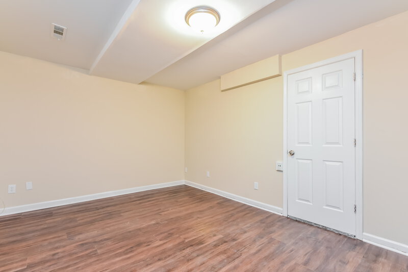 2,200/Mo, 2843 Creekwood Dr Snellville, GA 30078 Laundry Room View