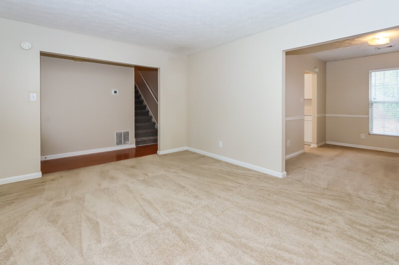 2,500/Mo, 639 Fair Harbor Dr Lithonia, GA 30058 Living Room View 2