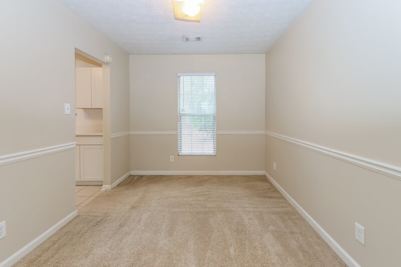 2,500/Mo, 639 Fair Harbor Dr Lithonia, GA 30058 Dining Room View