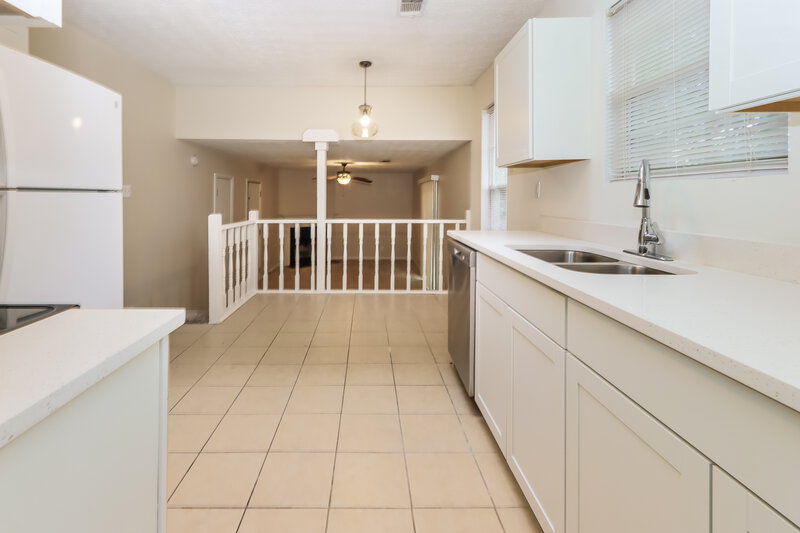 2,500/Mo, 639 Fair Harbor Dr Lithonia, GA 30058 Kitchen View