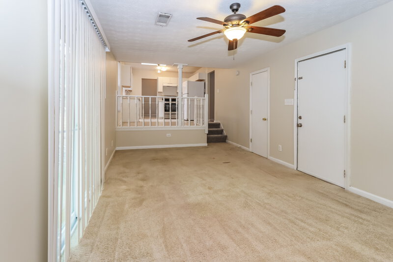 2,500/Mo, 639 Fair Harbor Dr Lithonia, GA 30058 Family Room View
