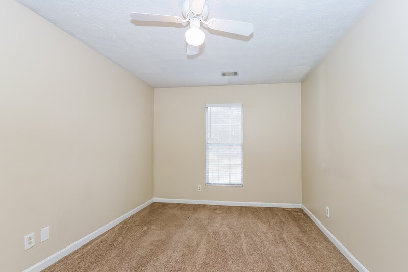 2,500/Mo, 639 Fair Harbor Dr Lithonia, GA 30058 Bedroom View 3