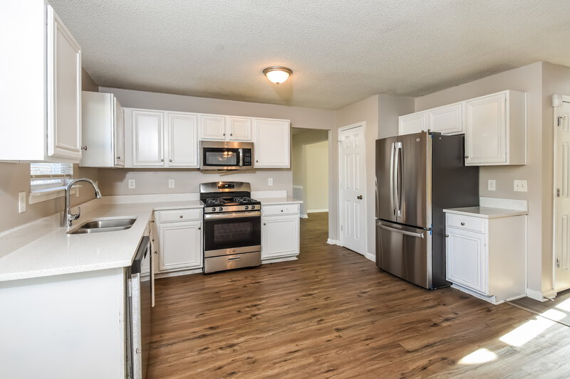 2,205/Mo, 6083 Trotters Circ Fairburn, GA 30213 Kitchen View