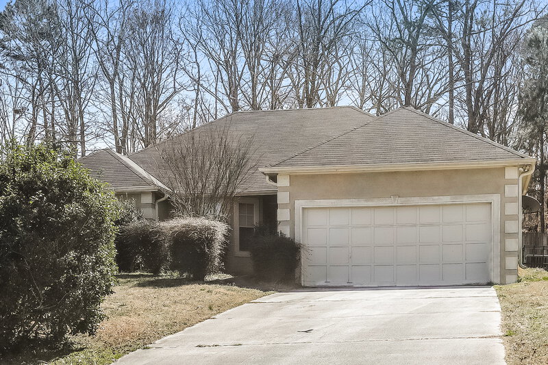 2,180/Mo, 8123 MAHOGANY LN Lithonia, GA 30058 External View