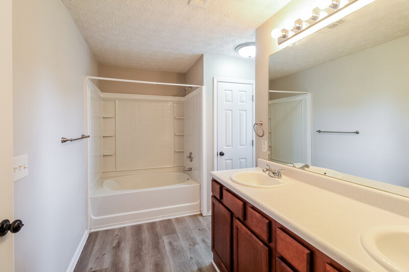 1,985/Mo, 1810 Midcourt Way McDonough, GA 30252 Main Bathroom View