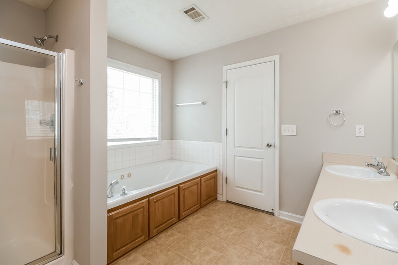 1,790/Mo, 30 Tyler Ln Covington, GA 30016 Main Bathroom View