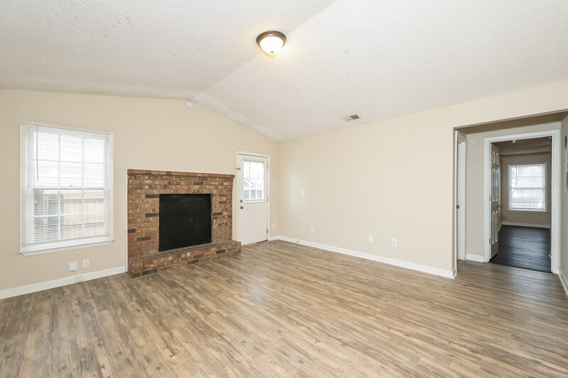 1,660/Mo, 796 Indian Lake Dr Lilburn, GA 30047 Living Room View