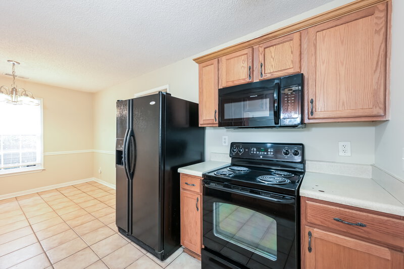 1,660/Mo, 796 Indian Lake Dr Lilburn, GA 30047 Kitchen View 2