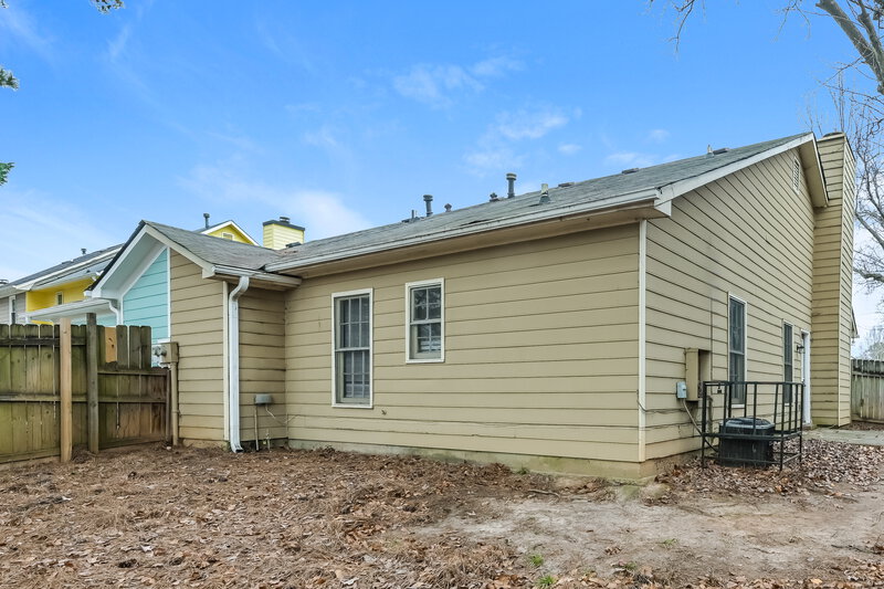 1,660/Mo, 796 Indian Lake Dr Lilburn, GA 30047 Rear View