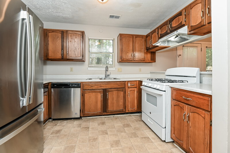 2,255/Mo, 1268 Brandl Dr Sw Marietta, GA 30060 Kitchen View