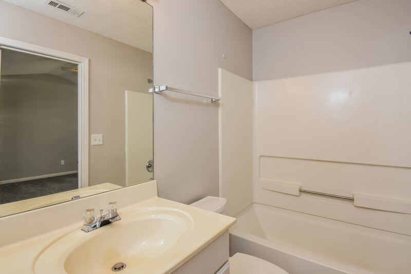 2,620/Mo, 23 High Oak Dr Marietta, GA 30066 Main Bathroom View