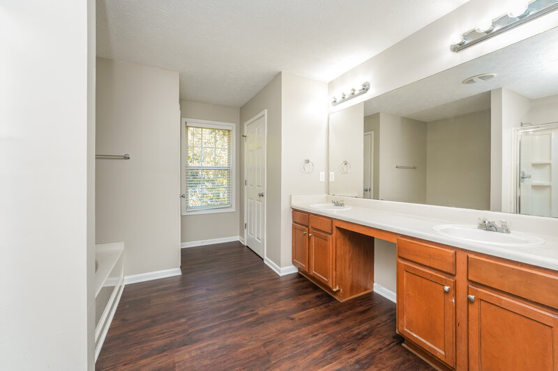 2,655/Mo, 1035 Paper Creek Dr Lawrenceville, GA 30046 Main Bathroom View