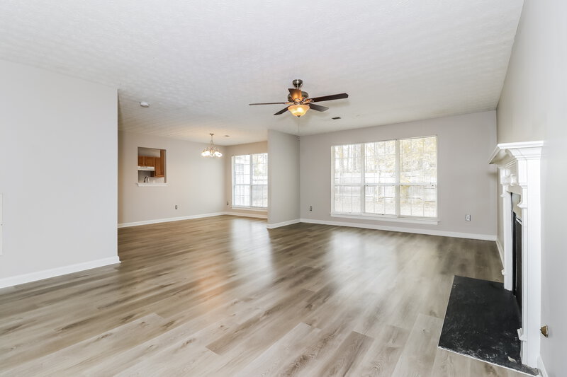 1,870/Mo, 220 Taggart Run Lawrenceville, GA 30044 Living Room View