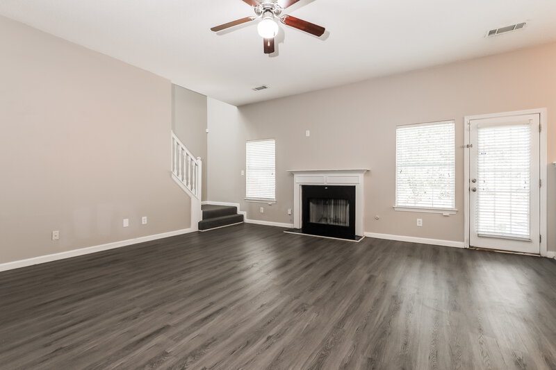 2,775/Mo, 542 Vaughn Dr Hampton, GA 30228 Living Room View
