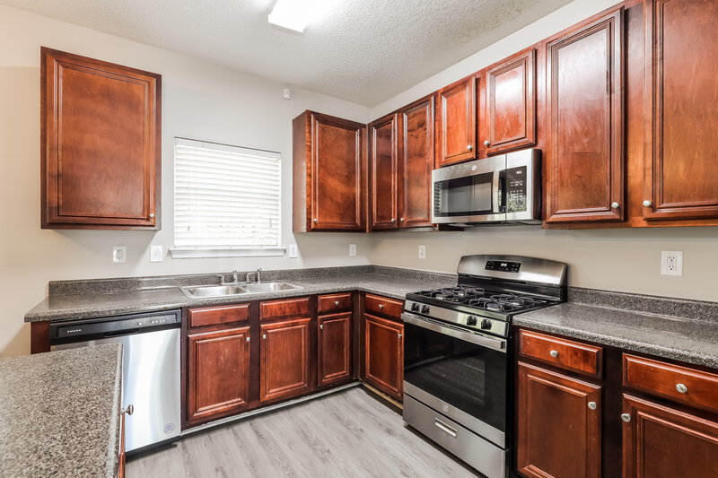 2,775/Mo, 542 Vaughn Dr Hampton, GA 30228 Kitchen View