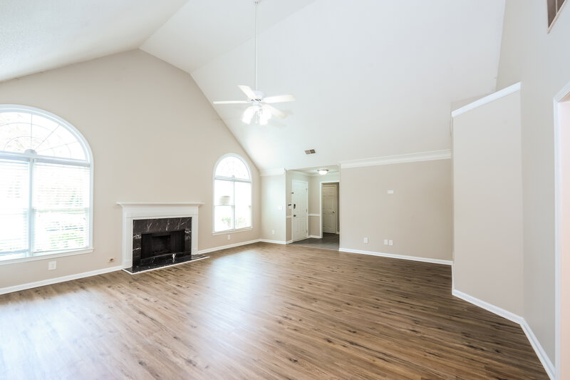 2,260/Mo, 790 Wyndham Pl Circ Lawrenceville, GA 30044 Living Room View 2