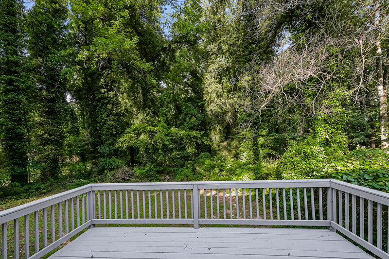 1,755/Mo, 355 Arcadia Pl Lilburn, GA 30047 Deck View