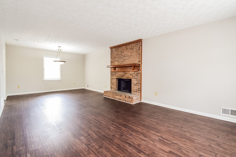 1,785/Mo, 1308 Autumn Hill Ln Stone Mountain, GA 30083 Living Room View