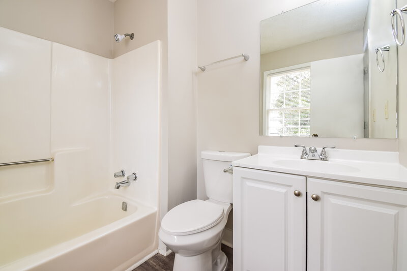1,785/Mo, 1308 Autumn Hill Ln Stone Mountain, GA 30083 Main Bathroom View