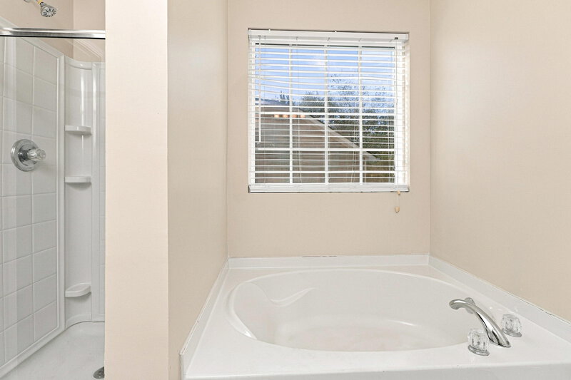 2,055/Mo, 1169 Matt-Moore Ct Lithia Springs, GA 30122 Primary Bathroom View 2