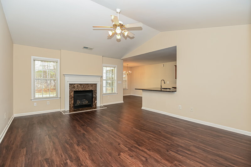 1,860/Mo, 5108 Centennial Creek View Acworth, GA 30102 Living Room View