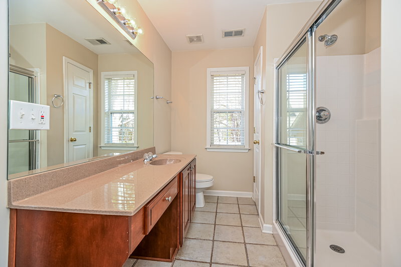 1,860/Mo, 5108 Centennial Creek View Acworth, GA 30102 Main Bathroom View