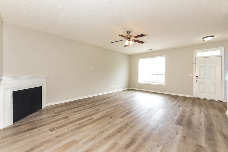 0/Mo, 4415 Stone Gate Way East Point, GA 30344 Living Room View 3