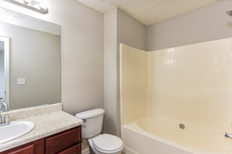 0/Mo, 4415 Stone Gate Way East Point, GA 30344 Bathroom View