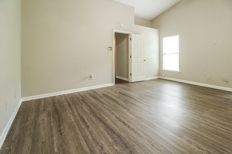 1,950/Mo, 5729 Lakeview Cir Lithonia, GA 30058 Main Bedroom View