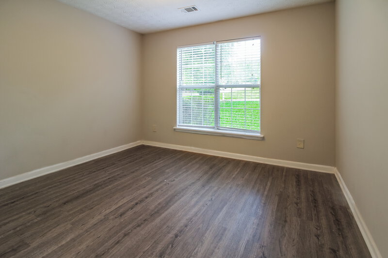1,950/Mo, 5729 Lakeview Cir Lithonia, GA 30058 Bedroom View 4