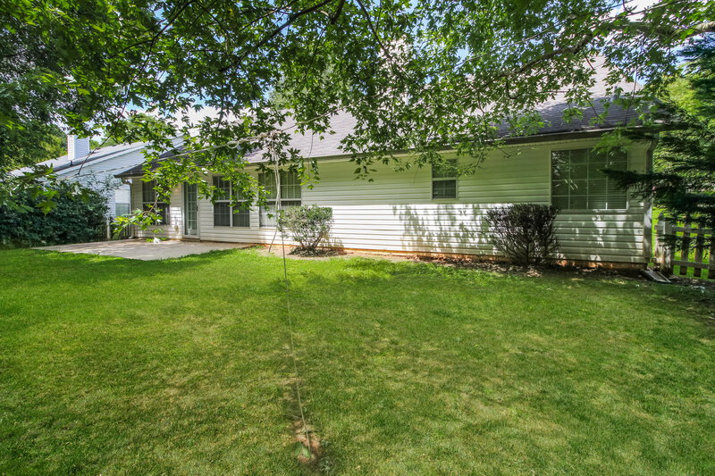 1,950/Mo, 5729 Lakeview Cir Lithonia, GA 30058 Rear View 2
