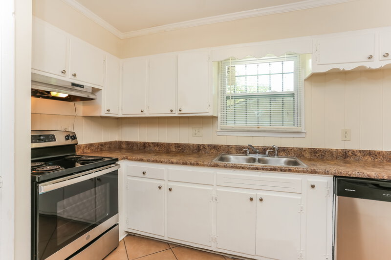 1,800/Mo, 5350 Longmeadow LN Atlanta, GA 30349 Misc View 7