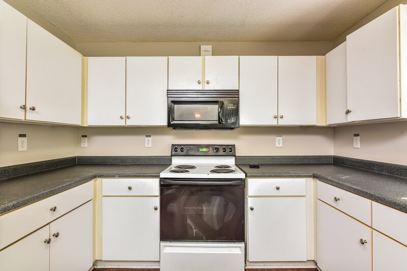 1,635/Mo, 6287 Klondike River RD Lithonia, GA 30038 Kitchen View