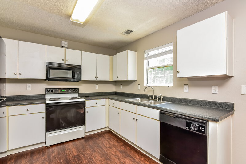 1,635/Mo, 6287 Klondike River RD Lithonia, GA 30038 Kitchen View 2
