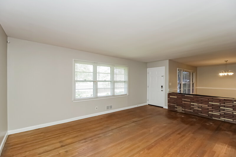 1,930/Mo, 649 Old Powder Springs RD SW Mableton, GA 30126 Living Room View 2