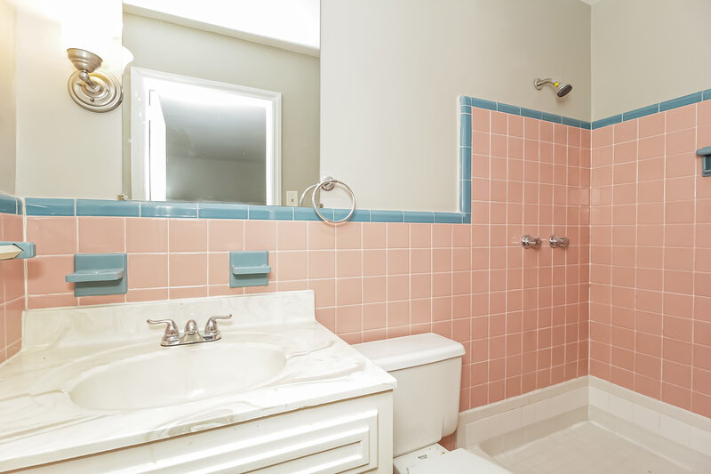 1,930/Mo, 649 Old Powder Springs RD SW Mableton, GA 30126 Bathroom View