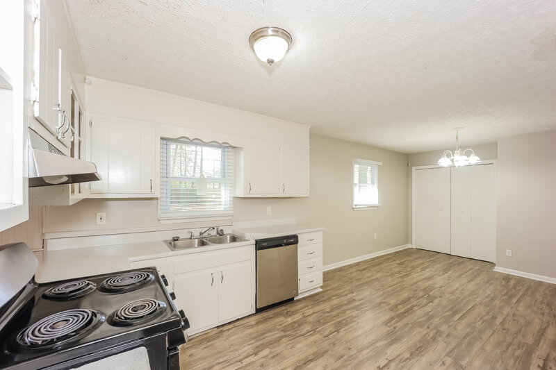 1,715/Mo, 500 Mary Erna Drive Fairburn, GA 30213 Kitchen View 2