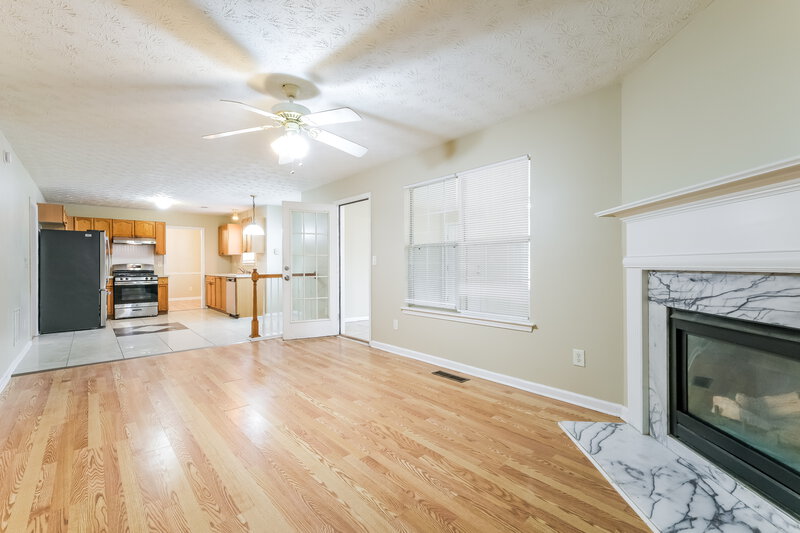 1,785/Mo, 1280 KILGORE Rd Lithonia, GA 30058 Living Room View 2