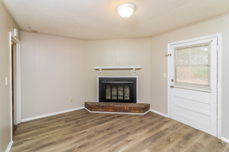 1,685/Mo, 4667 Cresant Lane Douglasville, GA 30135 Living Room View 4