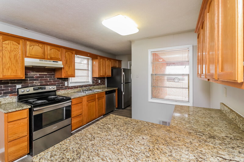 1,685/Mo, 4667 Cresant Lane Douglasville, GA 30135 Kitchen View 3