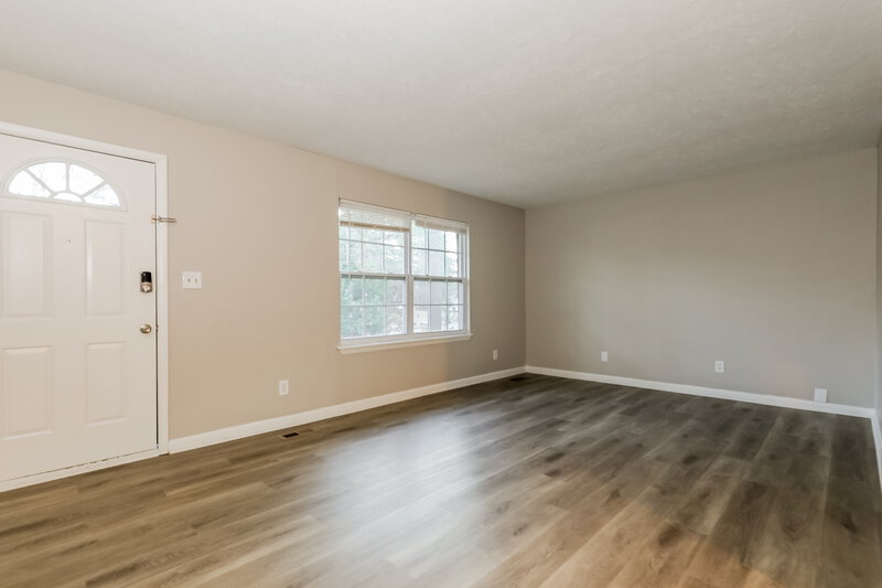 1,680/Mo, 8935 Ashwood Drive Riverdale, GA 30274 Living Room View