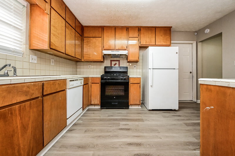 1,670/Mo, 4255 LOVELESS Place Ellenwood, GA 30294 Kitchen View 2
