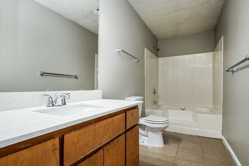 1,670/Mo, 4255 LOVELESS Place Ellenwood, GA 30294 Main Bathroom View