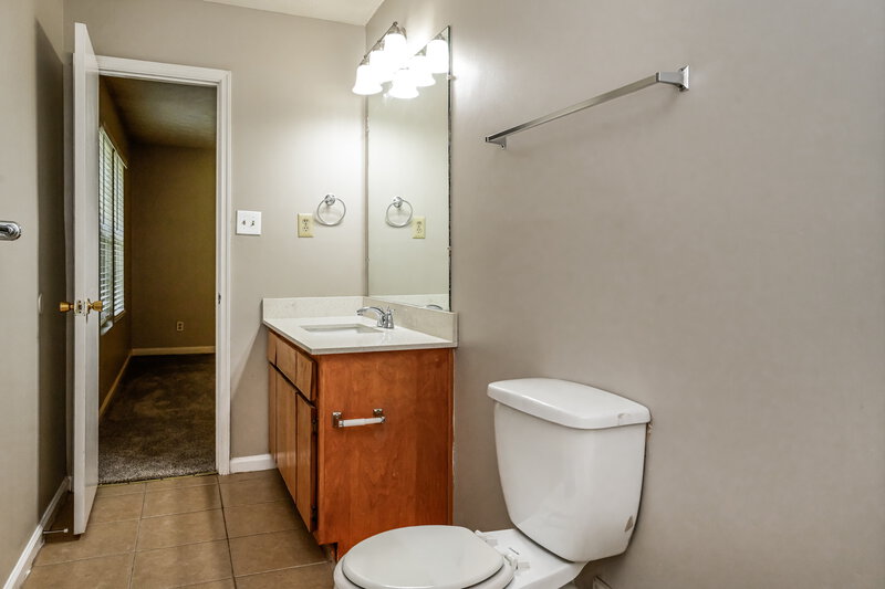 1,670/Mo, 4255 LOVELESS Place Ellenwood, GA 30294 Main Bathroom View 2