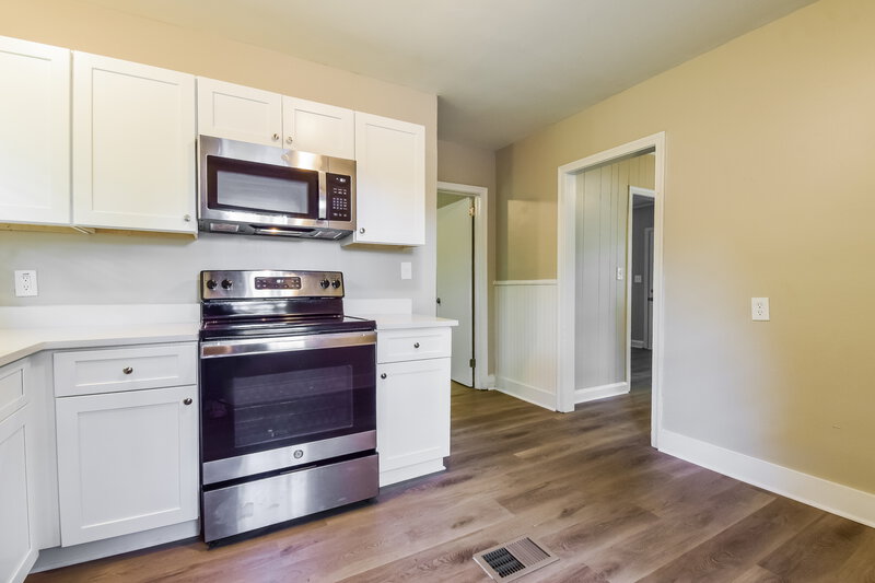 1,760/Mo, 1380 BOLTON Road NW Atlanta, GA 30331 Kitchen View