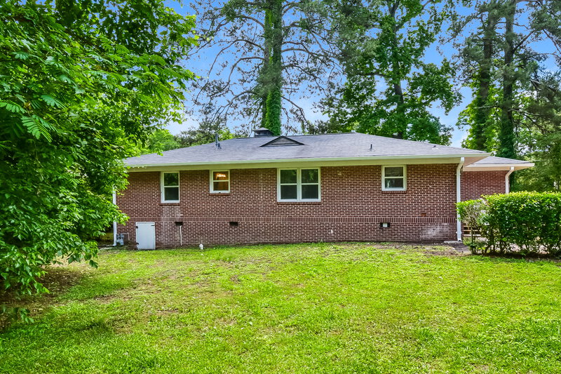 1,760/Mo, 1380 BOLTON Road NW Atlanta, GA 30331 Rear View