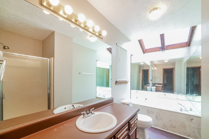 1,810/Mo, 4690 Balley Shannon Drive SE Mableton, GA 30126 Main Bathroom View
