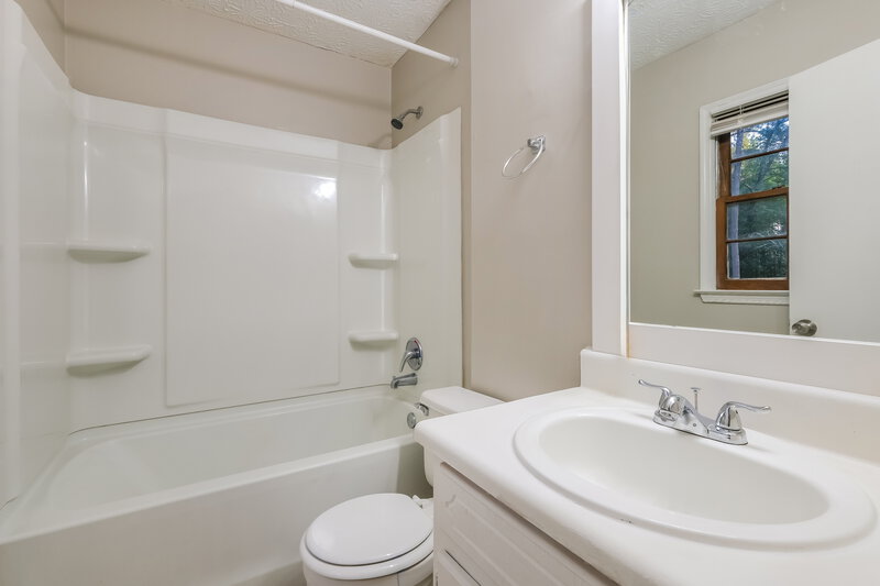 1,620/Mo, 180 Belmont Farms Drive Ellenwood, GA 30294 Main Bathroom View
