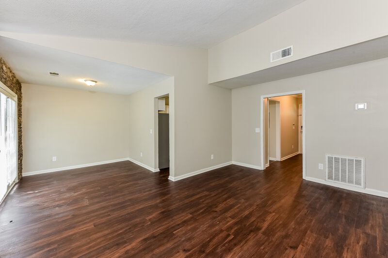 1,695/Mo, 564 CRESTRIDGE Court Stone Mountain, GA 30083 Living Room View 2